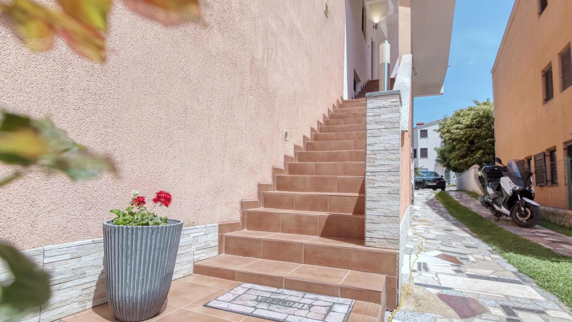 Charming House On The Beach And Deluxe Apartment プーラ