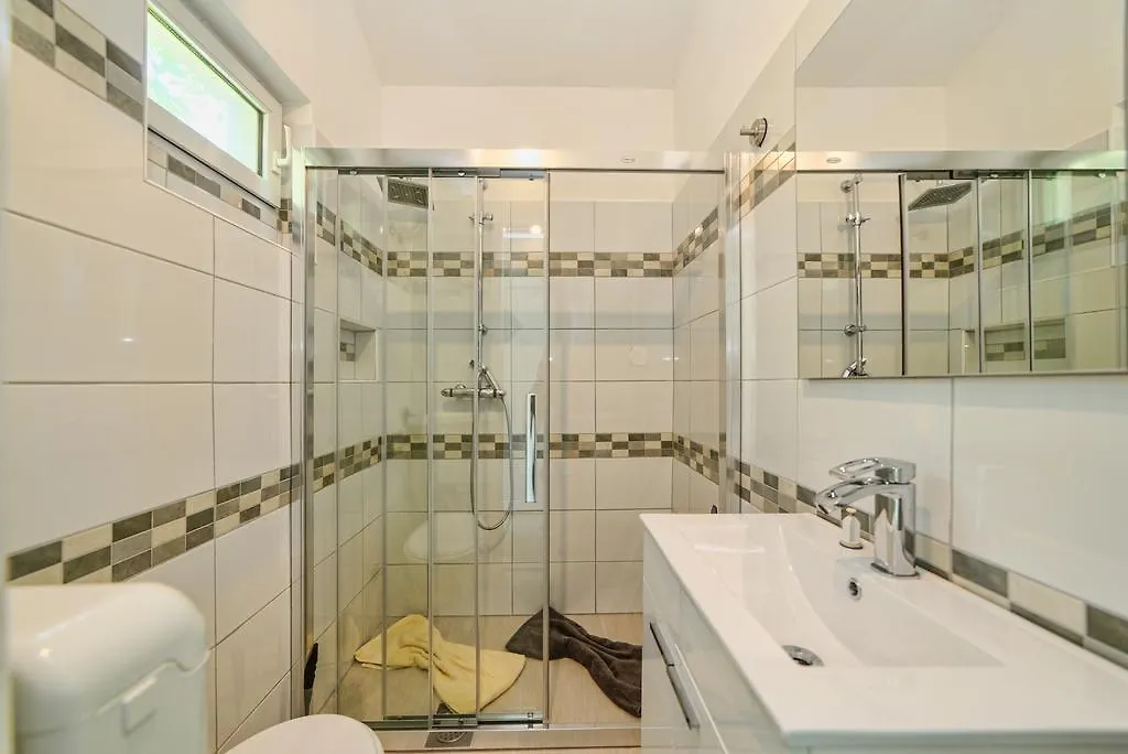 Charming House On The Beach And Deluxe Apartment プーラ 0*,