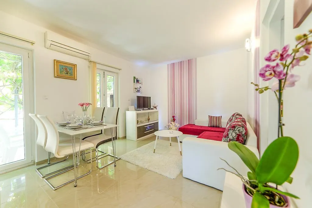 Charming House On The Beach And Deluxe Apartment プーラ 0*,