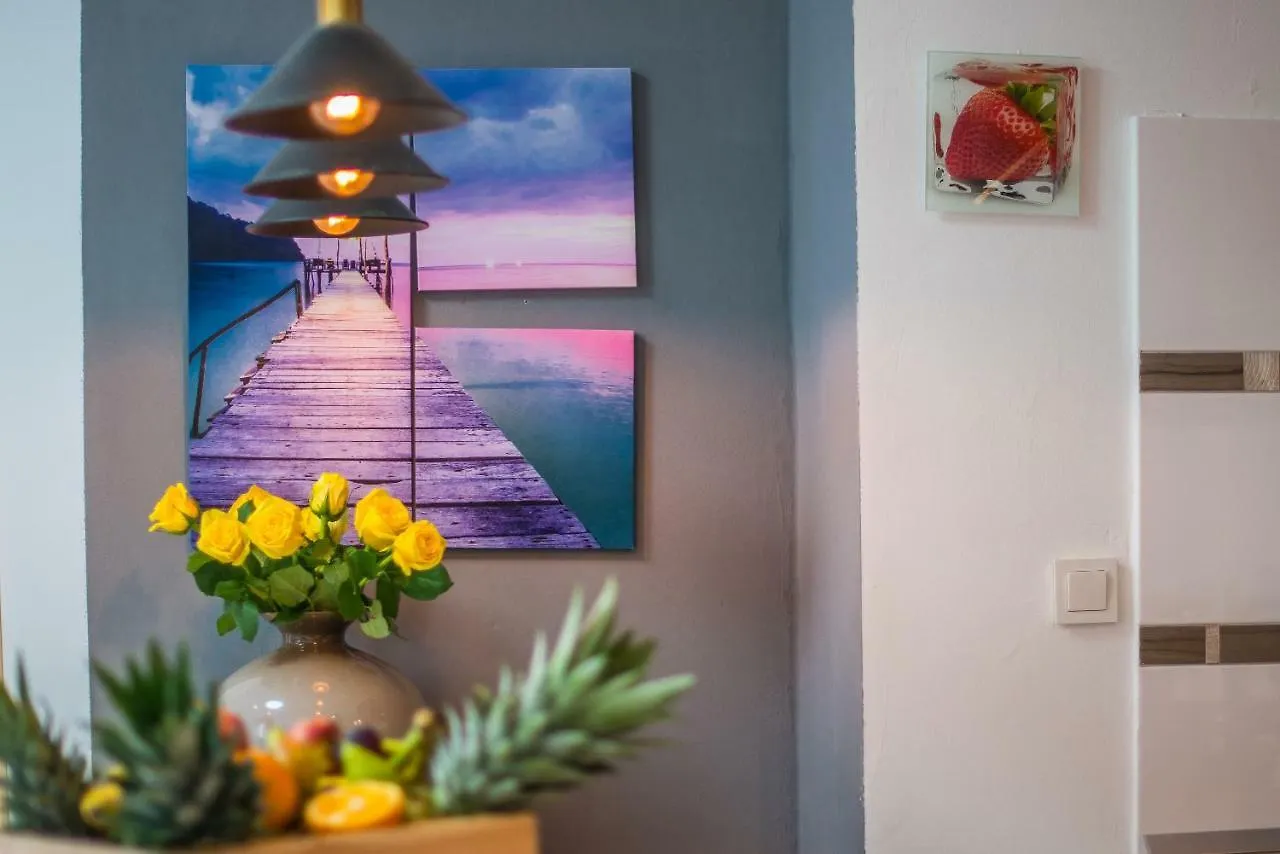 Charming House On The Beach And Deluxe Apartment プーラ
